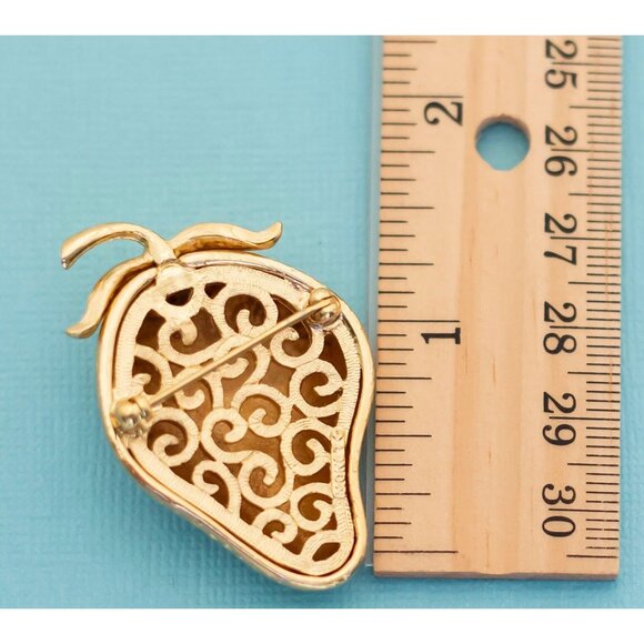 Vintage Gold Strawberry Brooch by Monet E26 - Picture 2 of 2